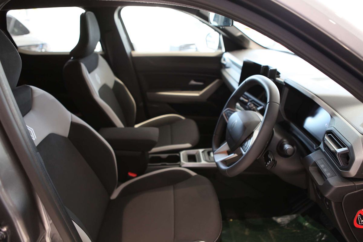 2025 Renault Duster Techno X1311
