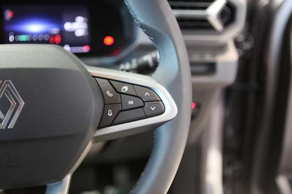 2025 Renault Duster Techno X1311