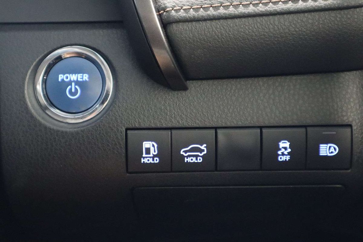 2021 Toyota Camry Ascent AXVH70R