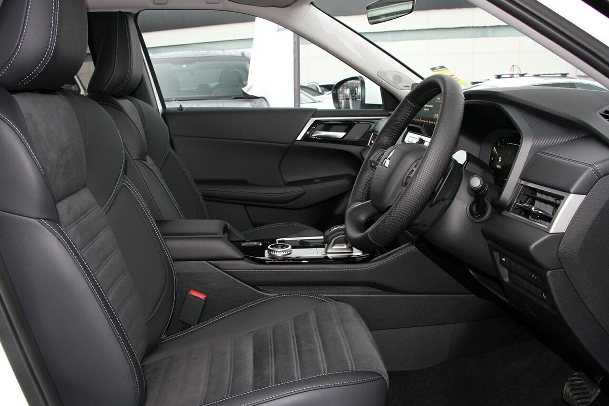 2025 Mitsubishi Outlander Aspire ZM