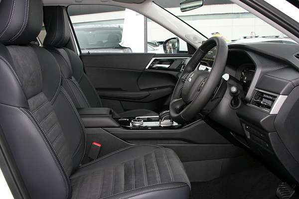 2025 Mitsubishi Outlander Aspire ZM