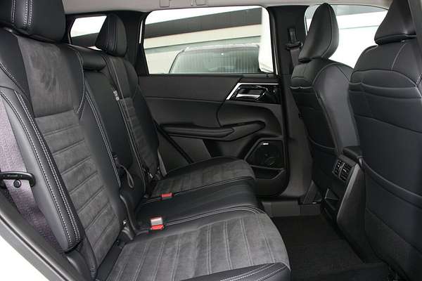 2025 Mitsubishi Outlander Aspire ZM
