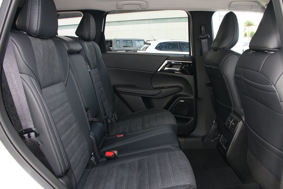 2025 Mitsubishi Outlander Aspire ZM