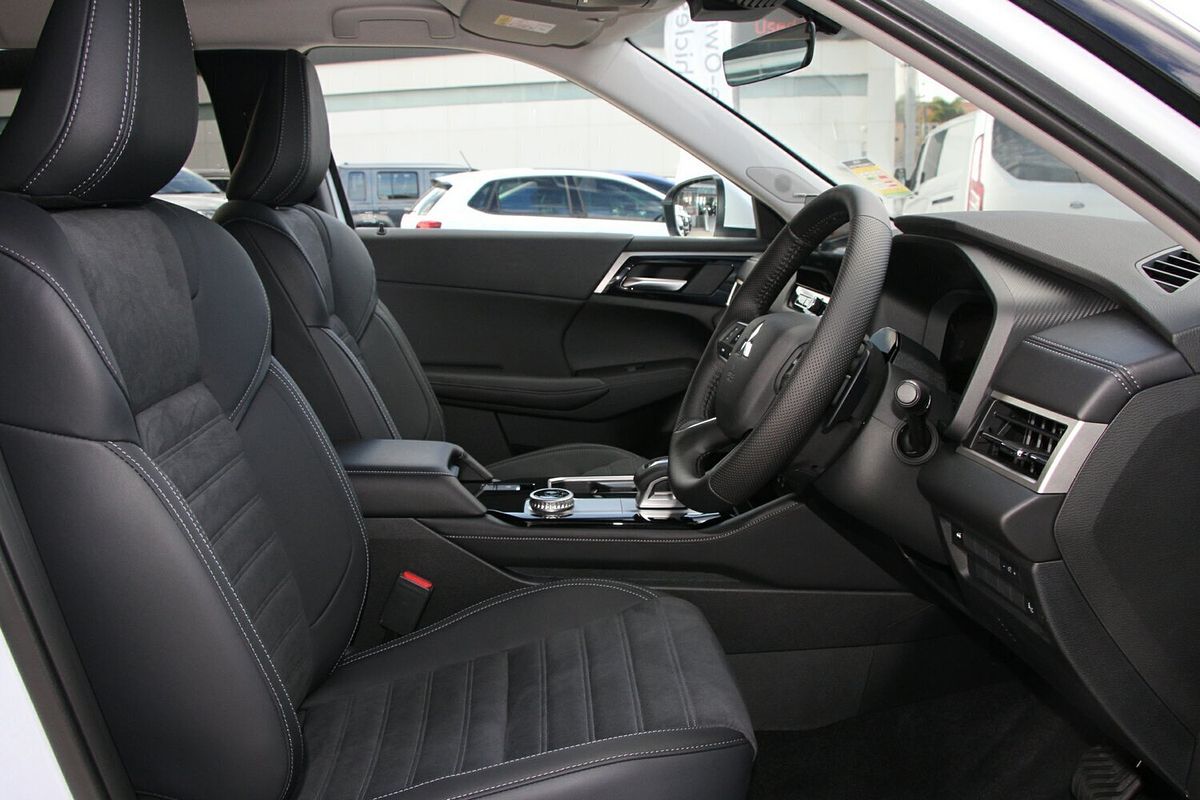 2025 Mitsubishi Outlander Aspire ZM