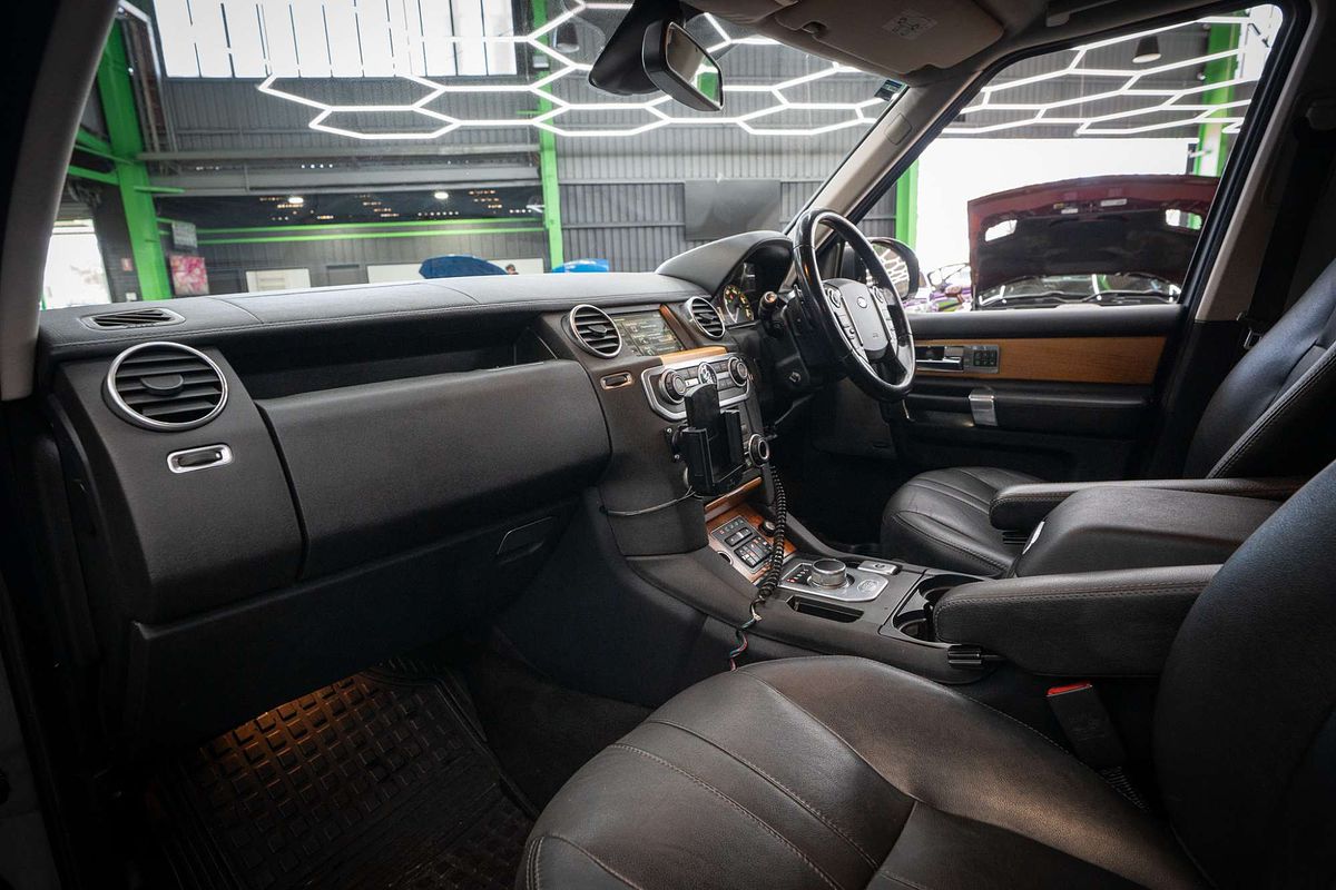 2014 Land Rover Discovery SDV6 HSE Series 4