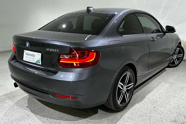 2015 BMW 2 Series 220i Sport Line F22