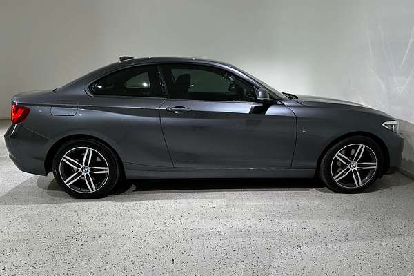 2015 BMW 2 Series 220i Sport Line F22