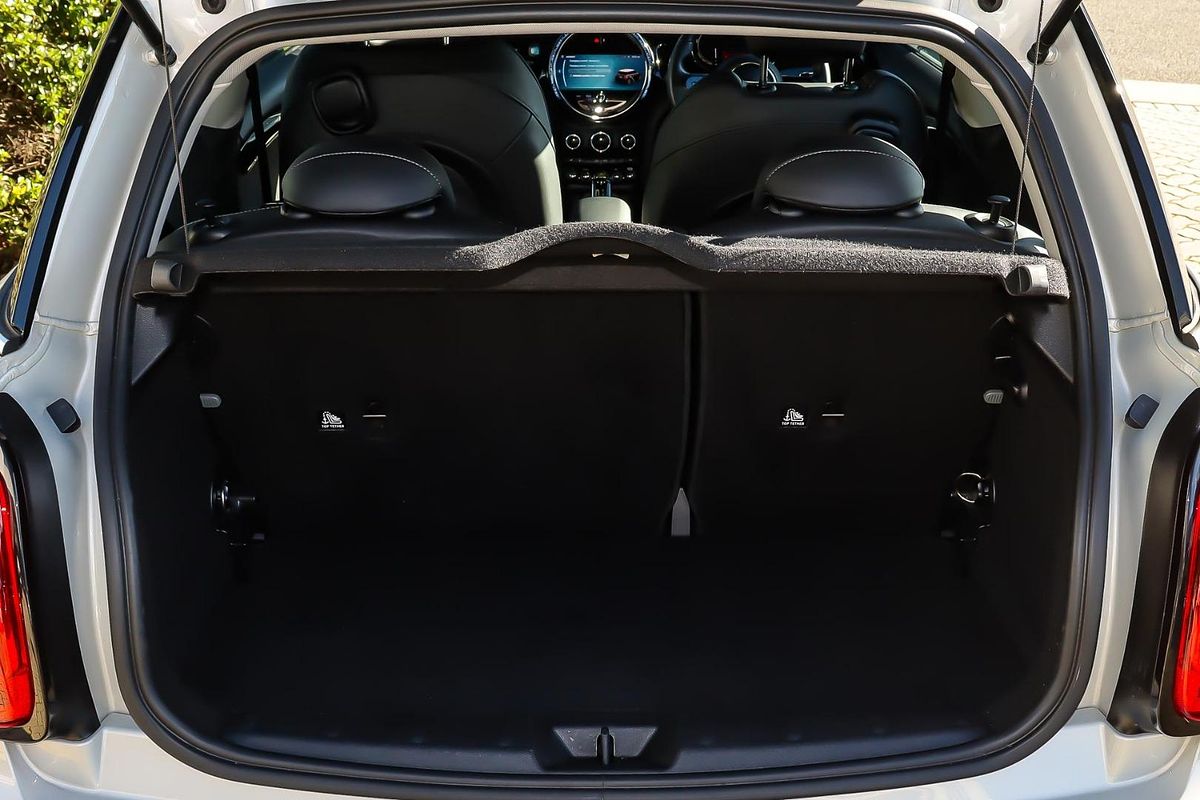 2022 MINI Hatch Cooper SE Classic F56 LCI-2