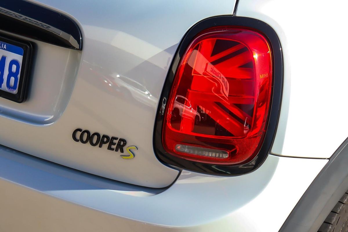 2022 MINI Hatch Cooper SE Classic F56 LCI-2