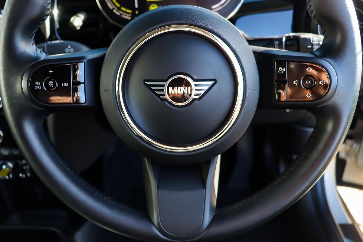 2022 MINI Hatch Cooper SE Classic F56 LCI-2