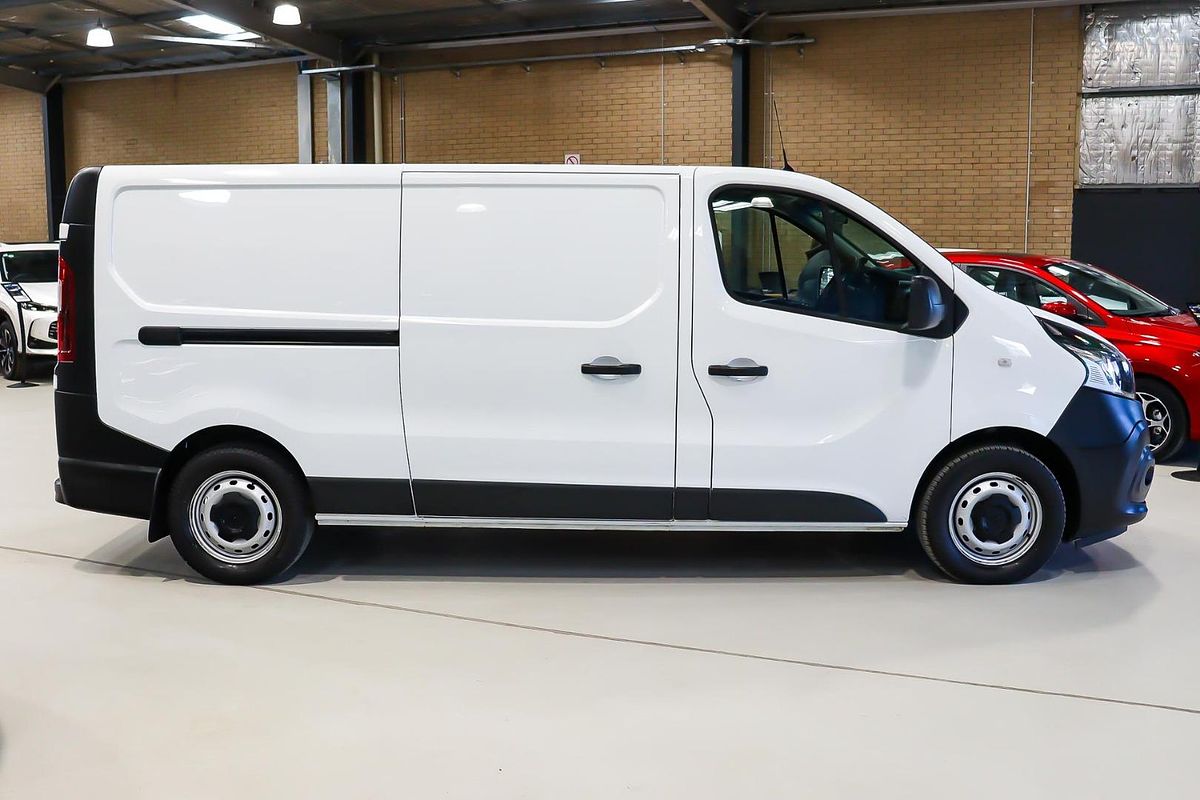 2020 Mitsubishi Express GLX SN LWB