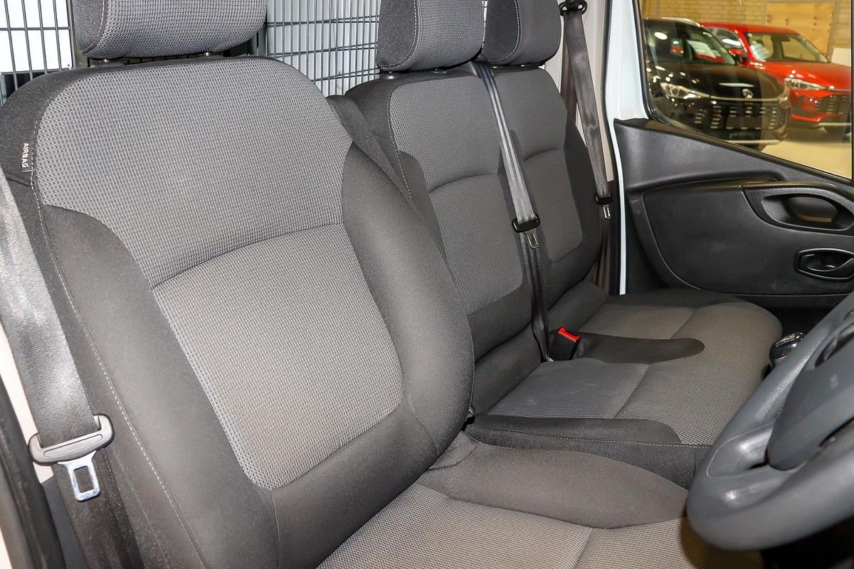2020 Mitsubishi Express GLX SN LWB