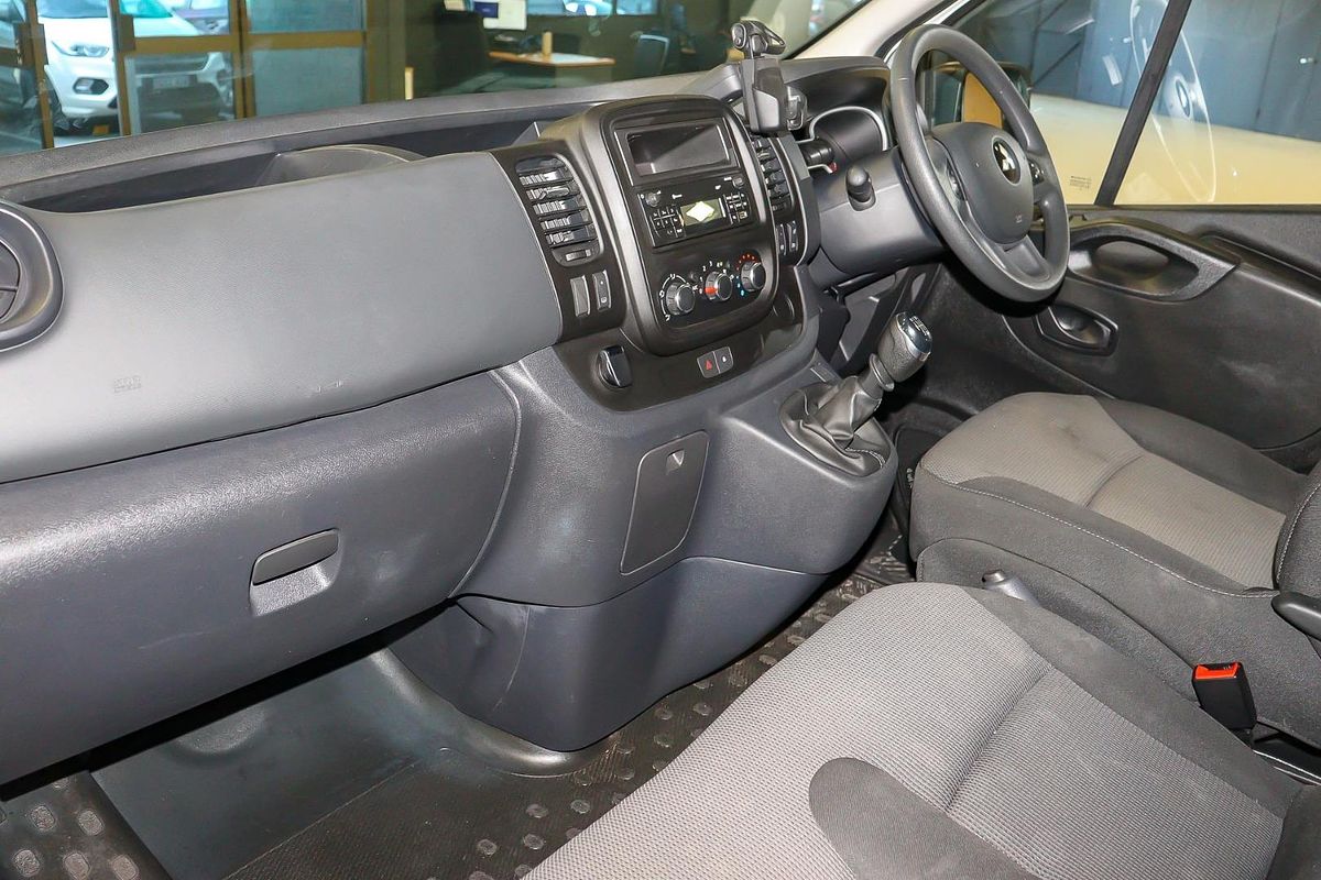 2020 Mitsubishi Express GLX SN LWB