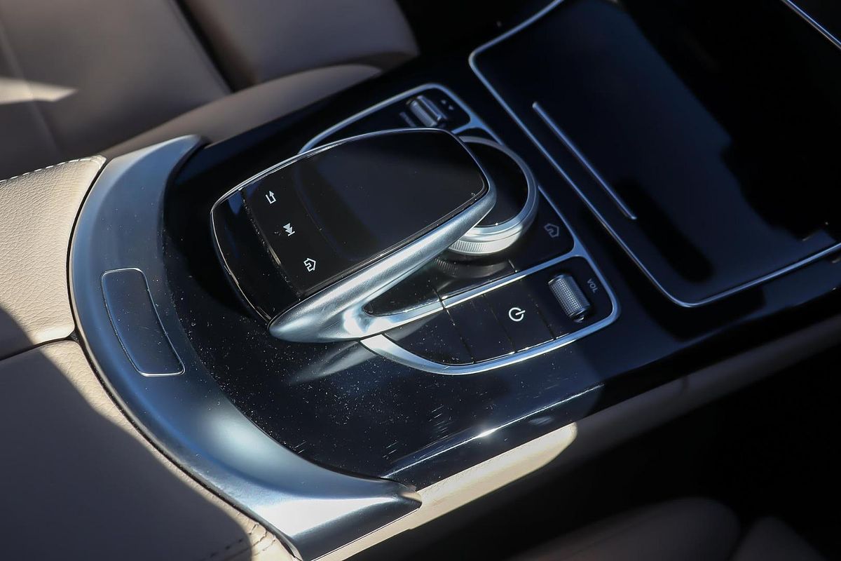 2019 Mercedes-Benz C-Class C300 W205