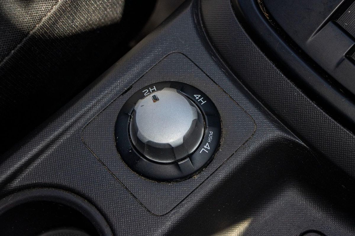 2016 Isuzu D-MAX SX High Ride Rear Wheel Drive