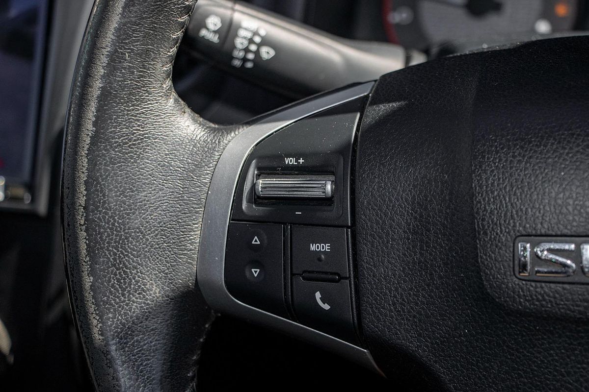 2016 Isuzu D-MAX SX High Ride Rear Wheel Drive