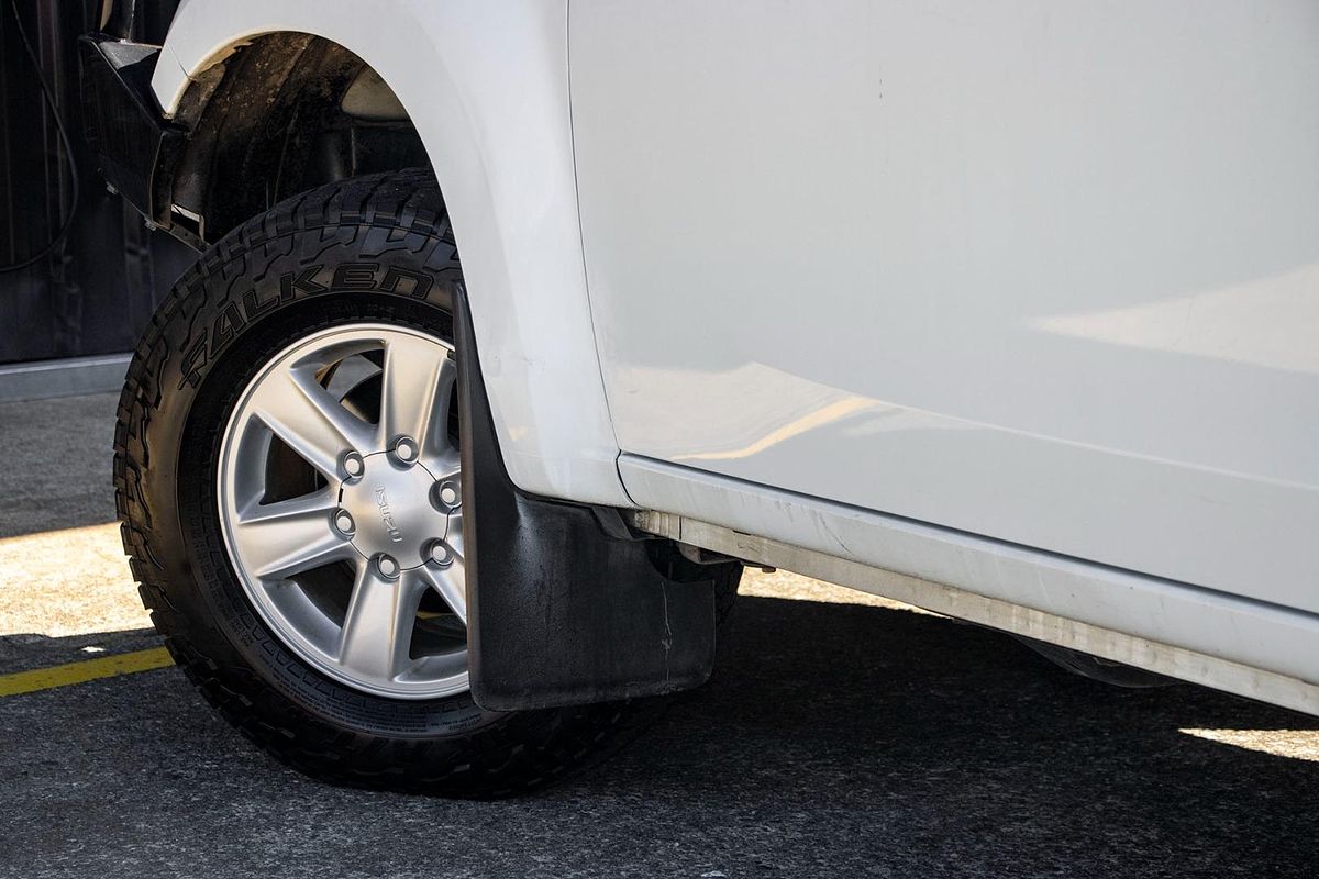 2016 Isuzu D-MAX SX High Ride Rear Wheel Drive