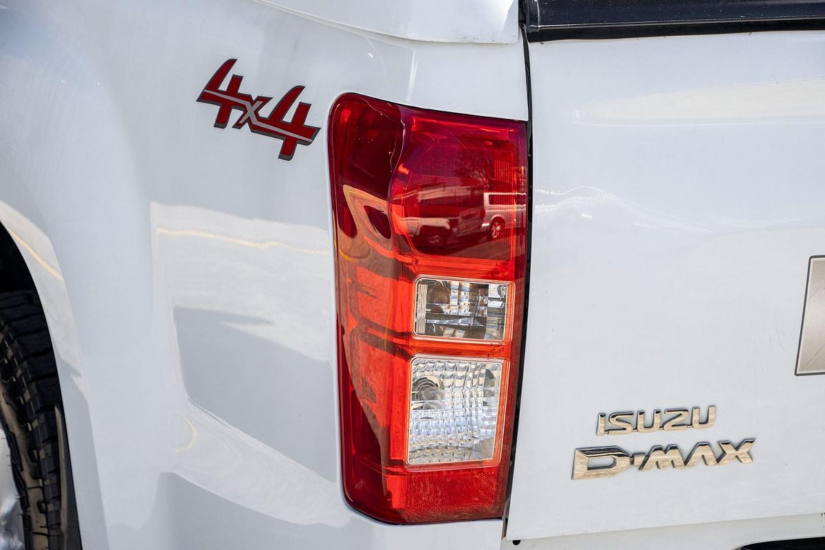 2016 Isuzu D-MAX SX High Ride Rear Wheel Drive