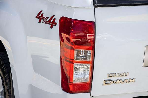 2016 Isuzu D-MAX SX High Ride Rear Wheel Drive
