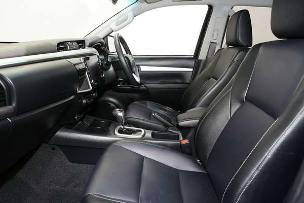2022 Toyota Hilux SR5 GUN126R 4X4