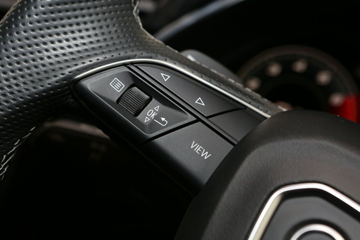 2024 Audi Q3 40 TFSI S line F3