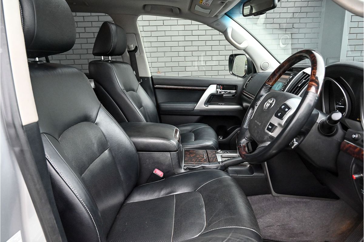 2014 Toyota Landcruiser Sahara VDJ200R