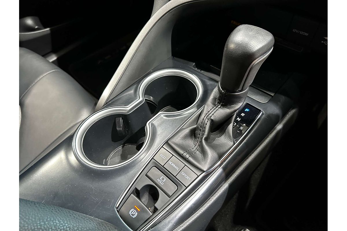 2020 Toyota Camry SX GSV70R
