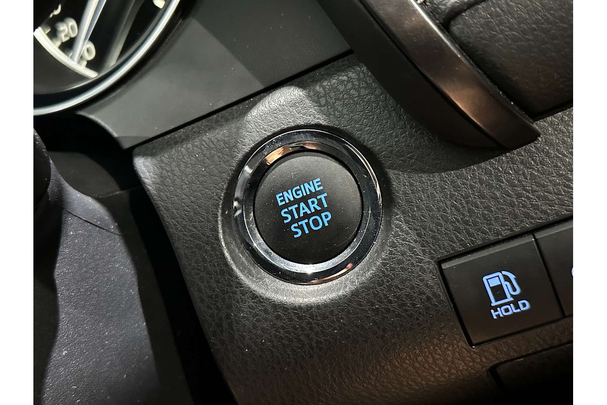 2020 Toyota Camry SX GSV70R