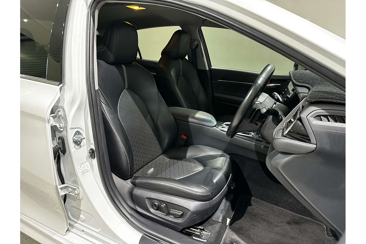2020 Toyota Camry SX GSV70R
