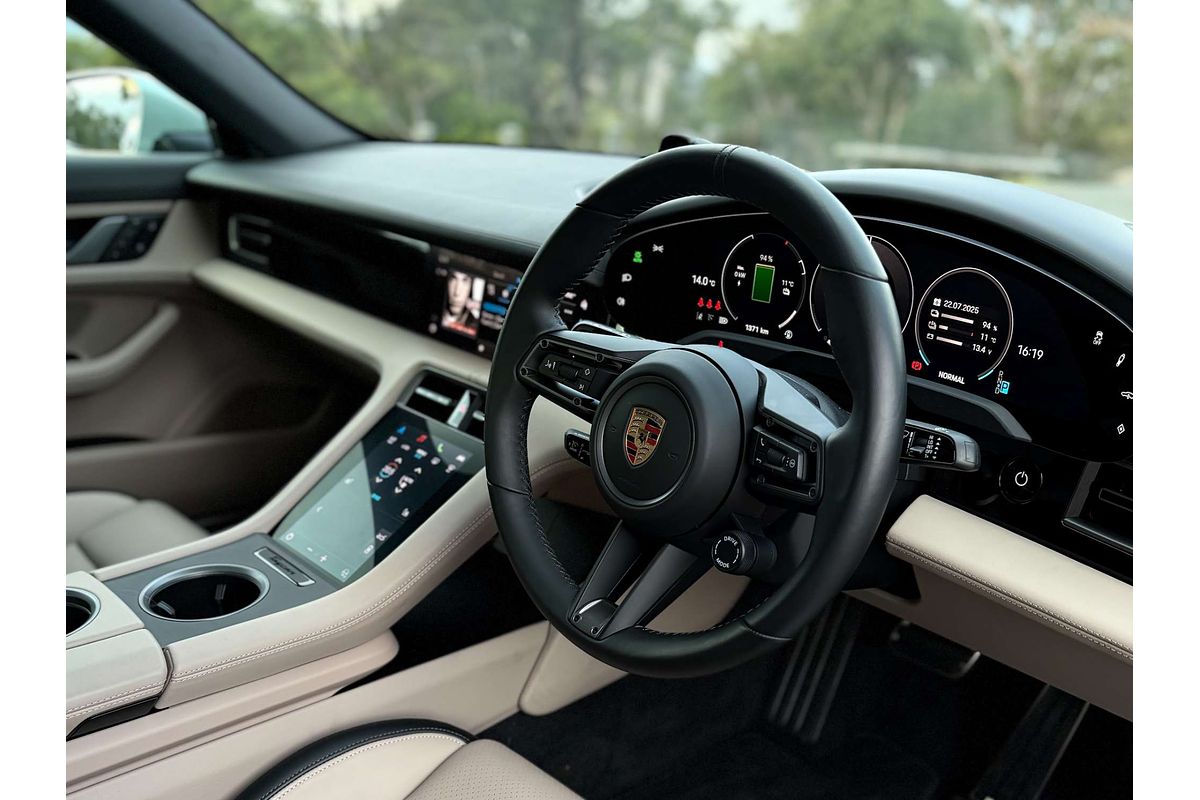 2023 Porsche Taycan  Y1A