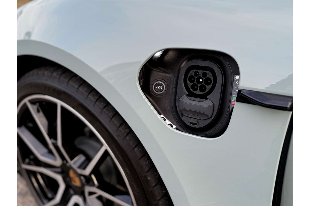 2023 Porsche Taycan  Y1A