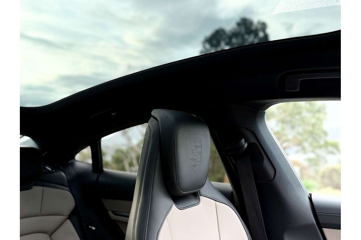 2023 Porsche Taycan  Y1A