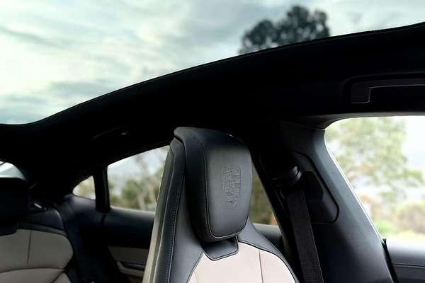 2023 Porsche Taycan  Y1A