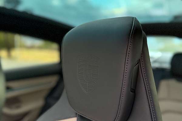 2023 Porsche Taycan  Y1A