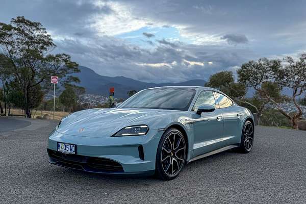 2023 Porsche Taycan  Y1A