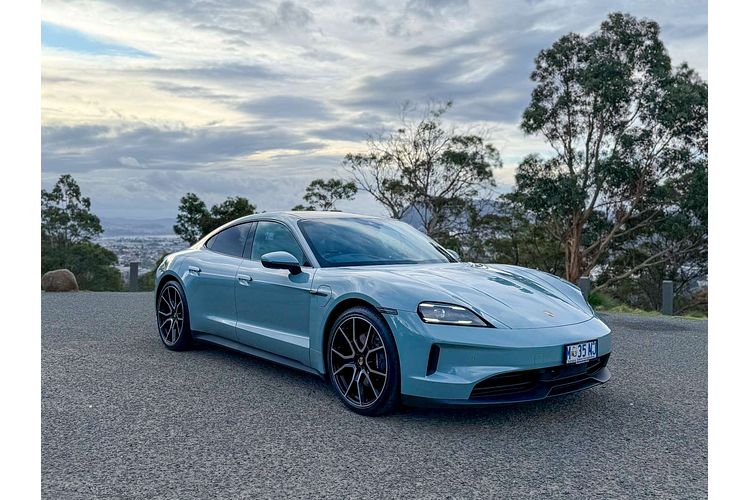 2023 Porsche Taycan  Y1A