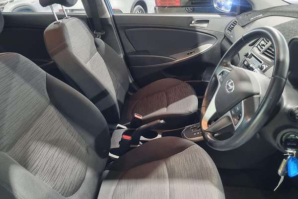 2017 Hyundai Accent Sport RB6