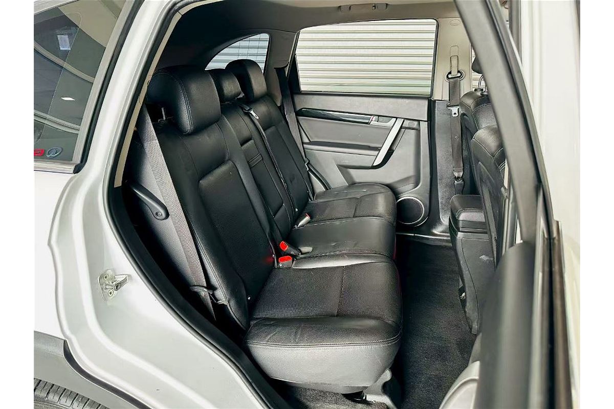 CAPTIVA CG MY13 7 LX (4x4) 2.2L DT4 DIESEL TURBO F/INJ 6 SP AUTOMATIC 4D WAGON 