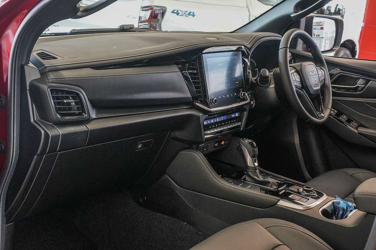 2025 Isuzu MU-X LS-T