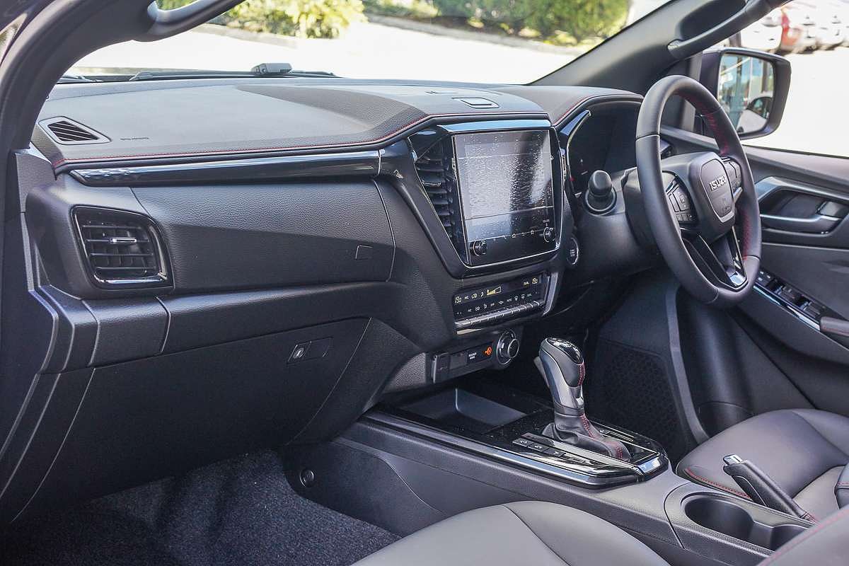 2025 Isuzu D-MAX X-TERRAIN 4X4