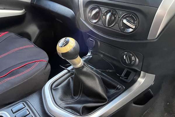 2015 Nissan Navara RX D23 4X4