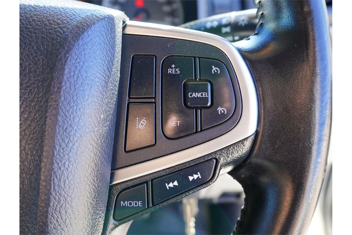 2020 Toyota Hiace Commuter GDH322R