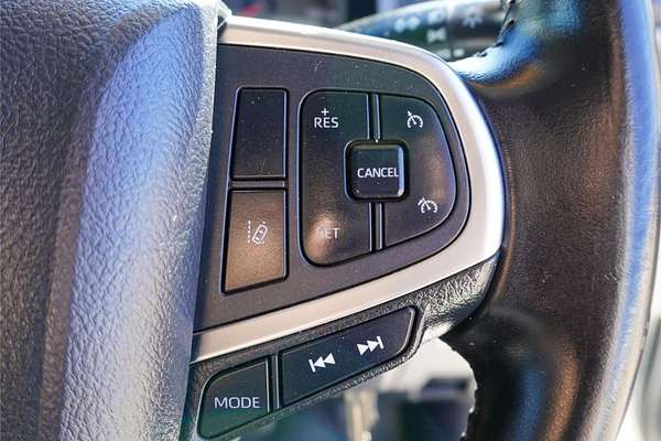 2020 Toyota Hiace Commuter GDH322R