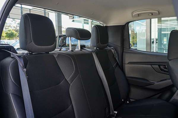 2025 Isuzu D-MAX SX 4X4