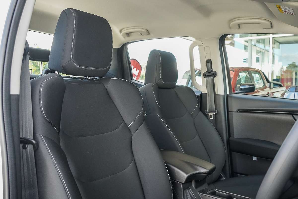 2025 Isuzu D-MAX SX 4X4