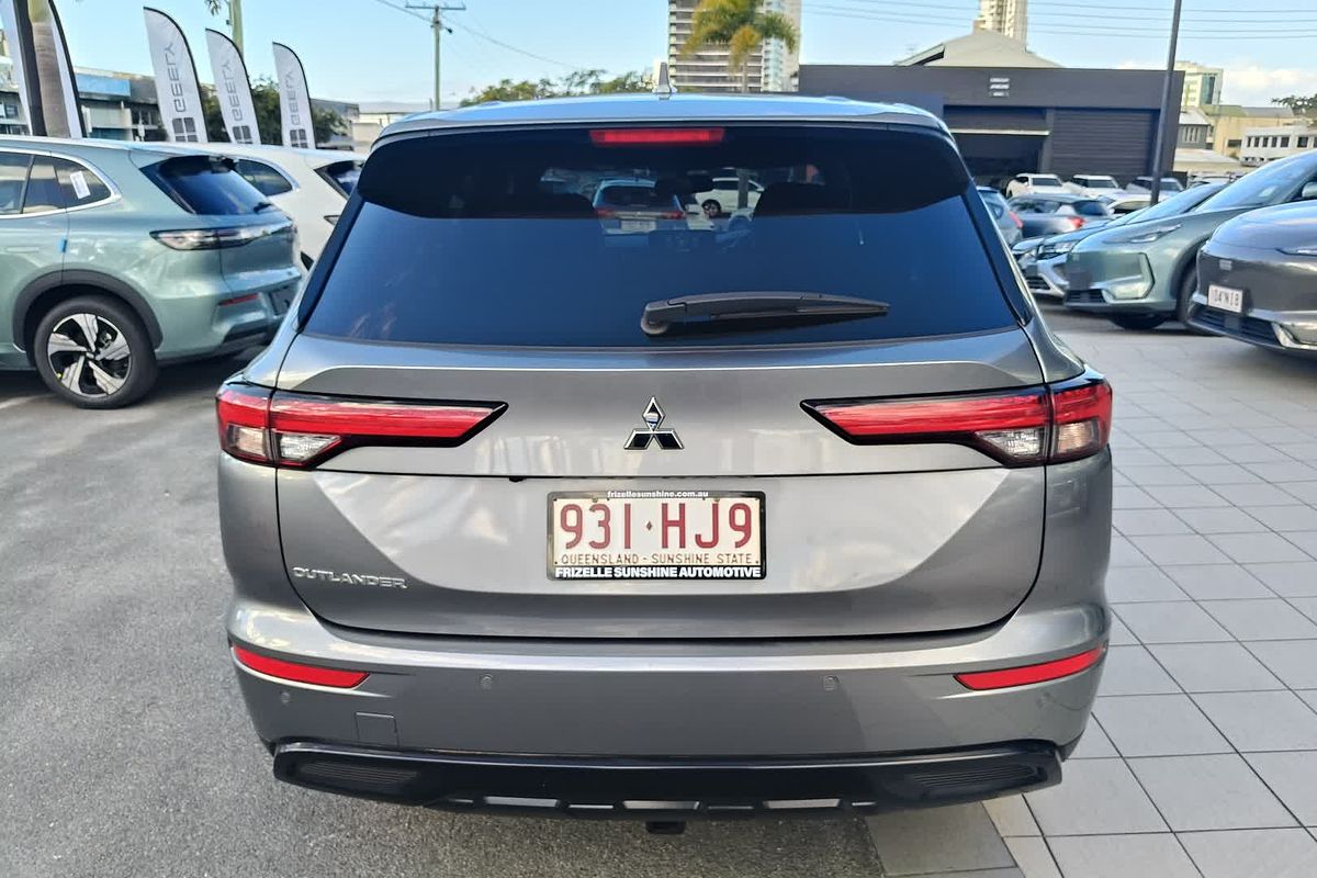 2023 Mitsubishi Outlander LS ZM