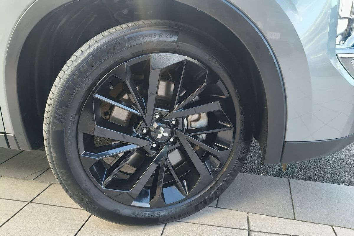 2023 Mitsubishi Outlander LS ZM