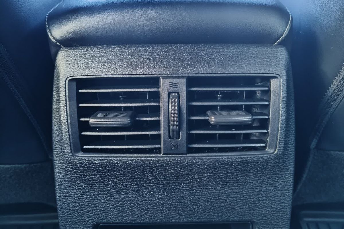 2023 Mitsubishi Outlander LS ZM