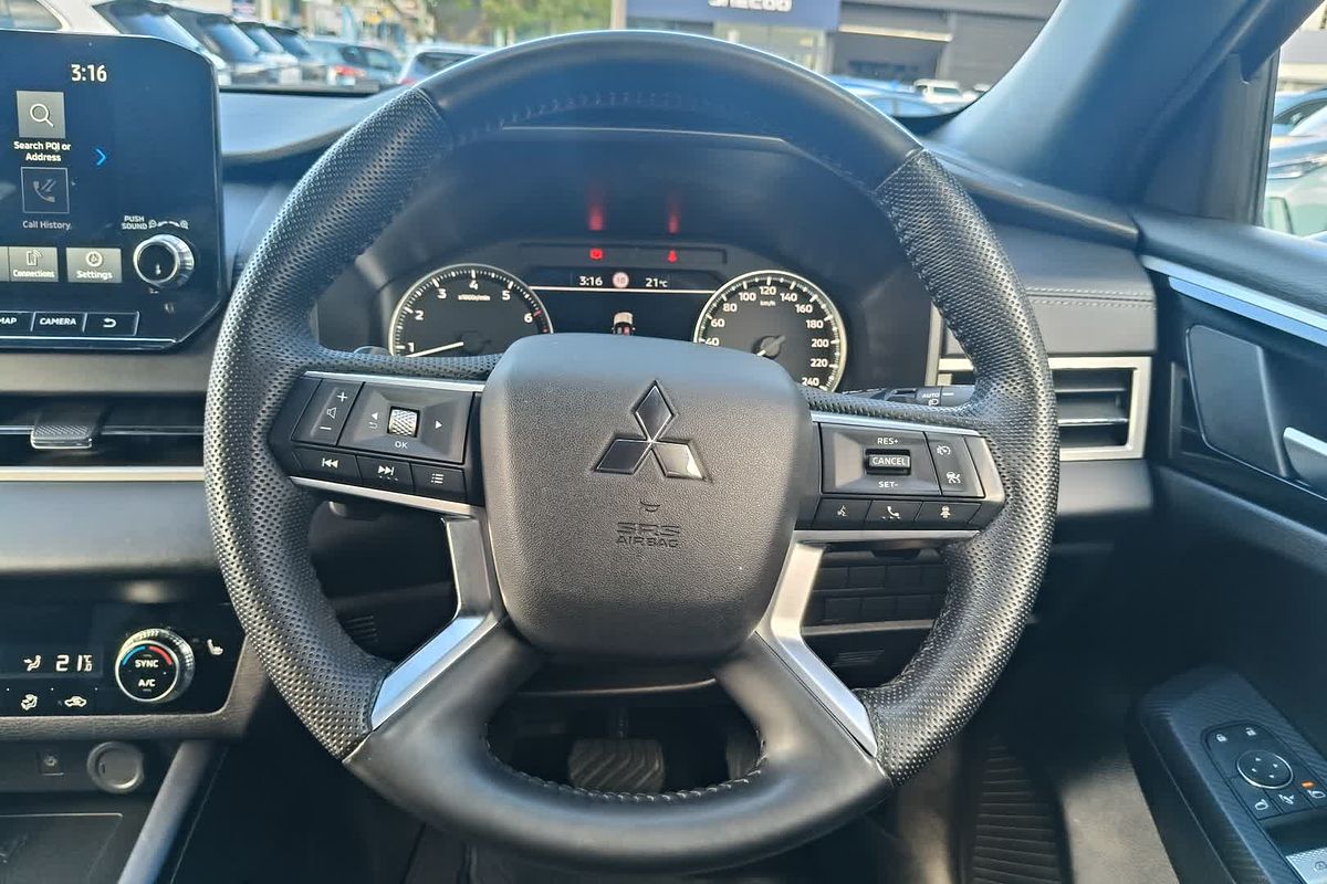 2023 Mitsubishi Outlander LS ZM