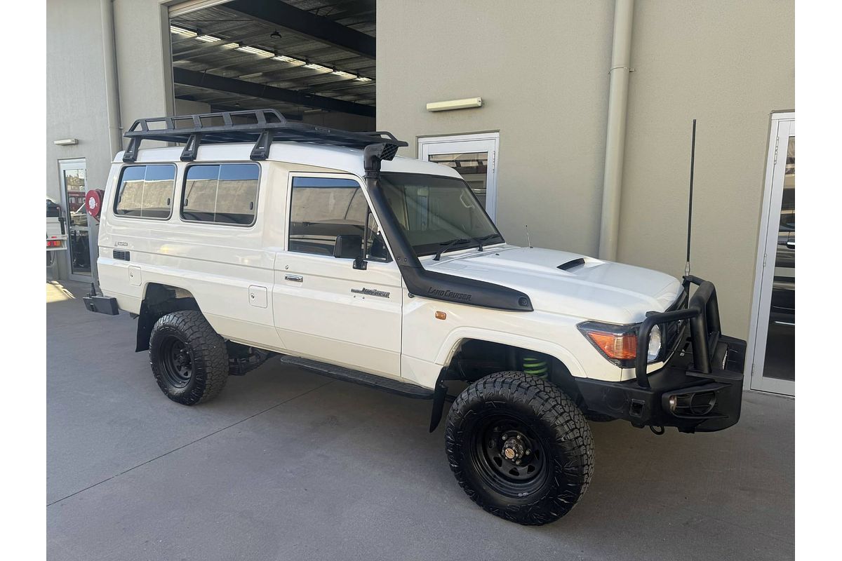 2010 Toyota Landcruiser WORKMATE TROOPCARRIE VDJ78R MY10